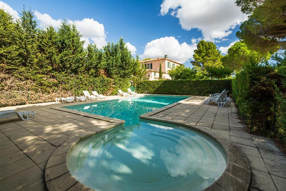 Pezenas Avec Terrasse Et Jardin 1 Et 1 Mezzanine Au Coeur D'un Domaine Avec 2 Piscines